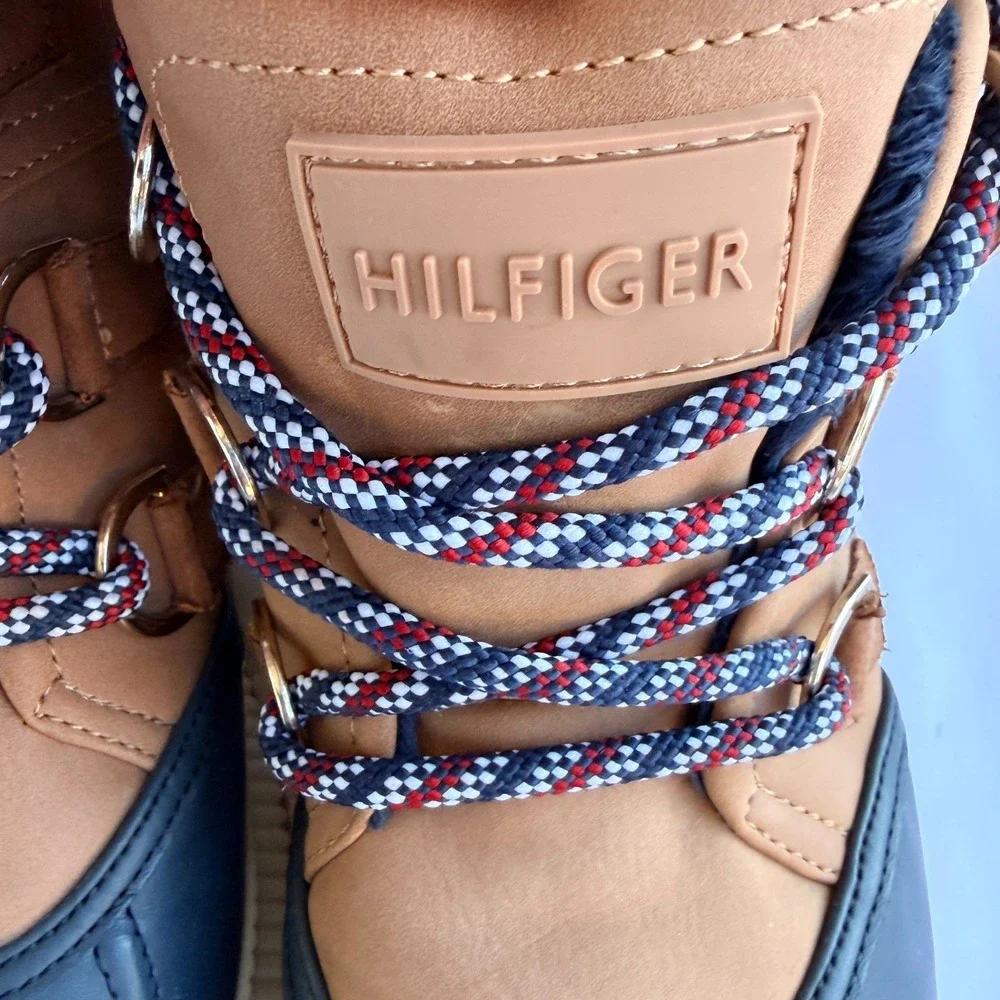 Tommy Hilfiger Jenko Duck Boots Size‎ 8 Tan Navy